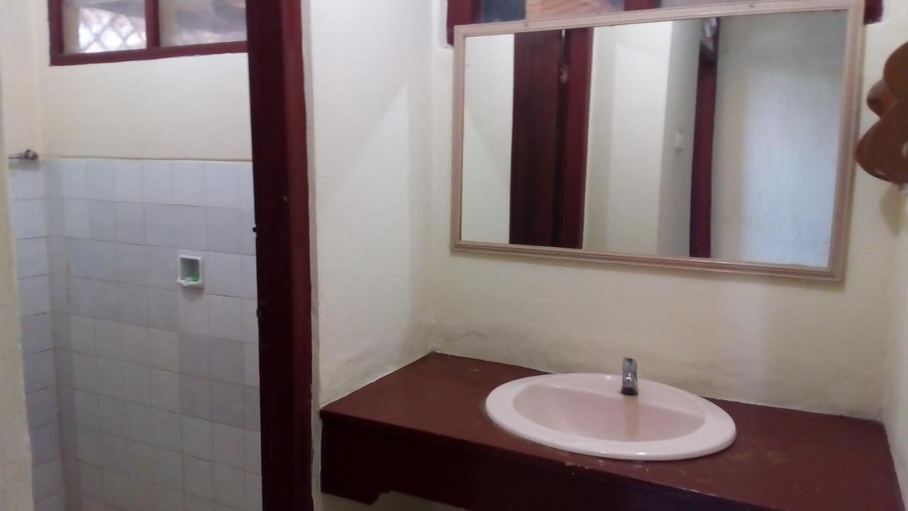 Guru Ratna Apartman Munduk Kültér fotó